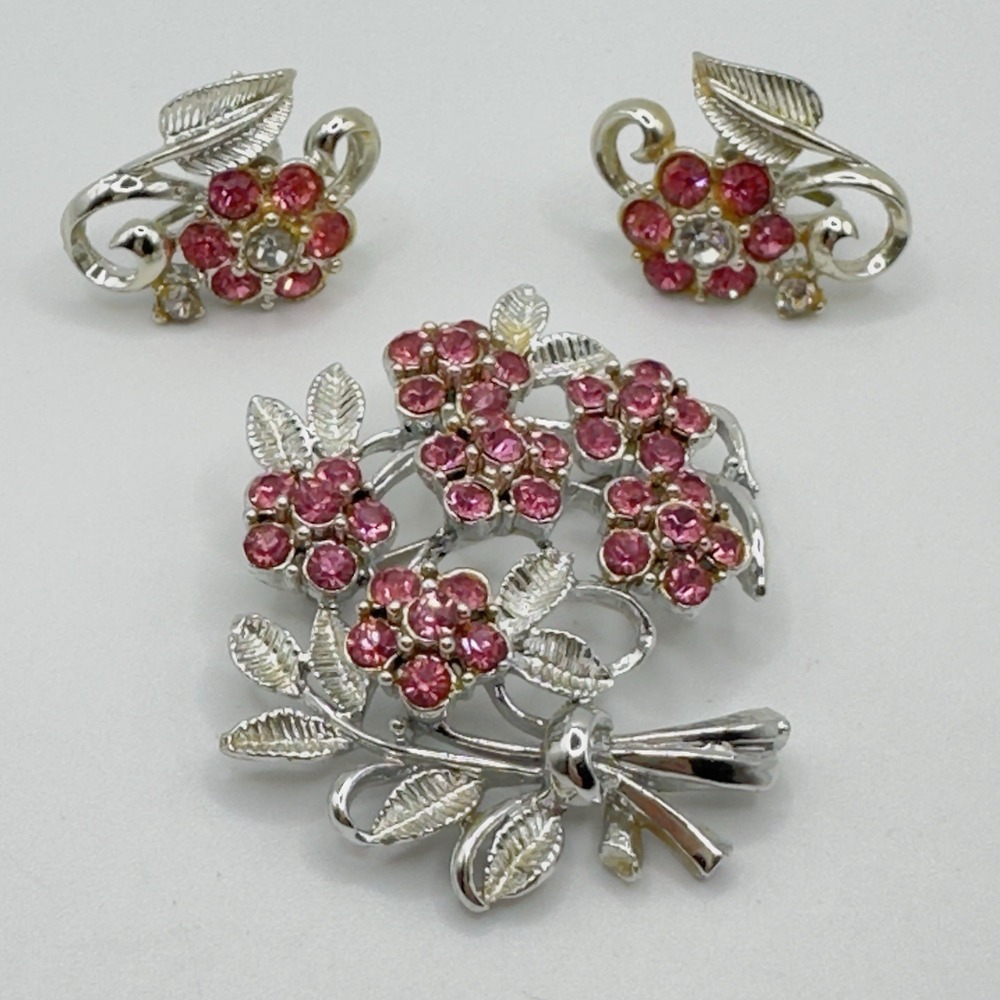 Vintage Flower Brooch & Earring Set (screwback) Pink Rhinestones Silvertone CORO